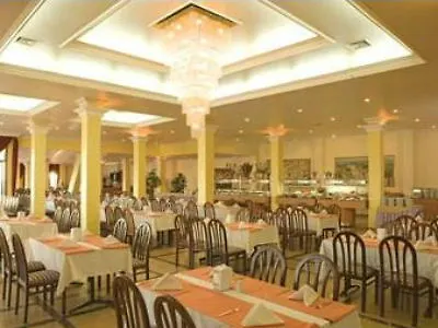 Atamis Onura Otel Kuşadası 5*,